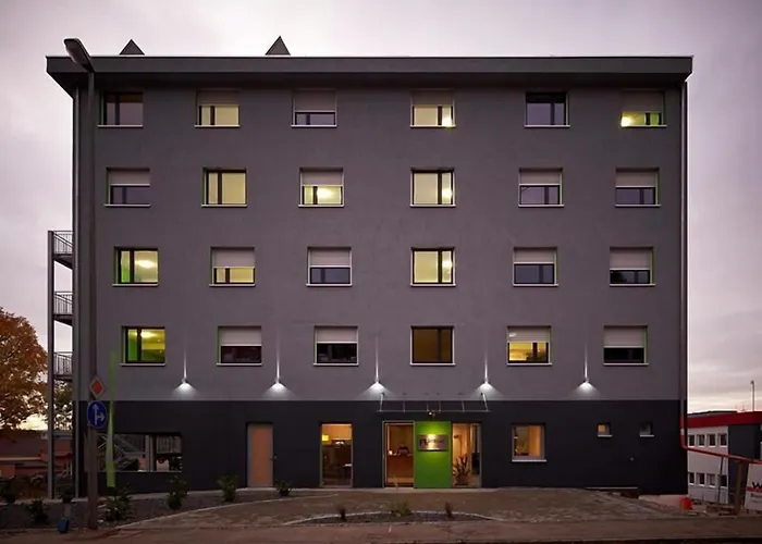 Szálloda A2 Plochingen